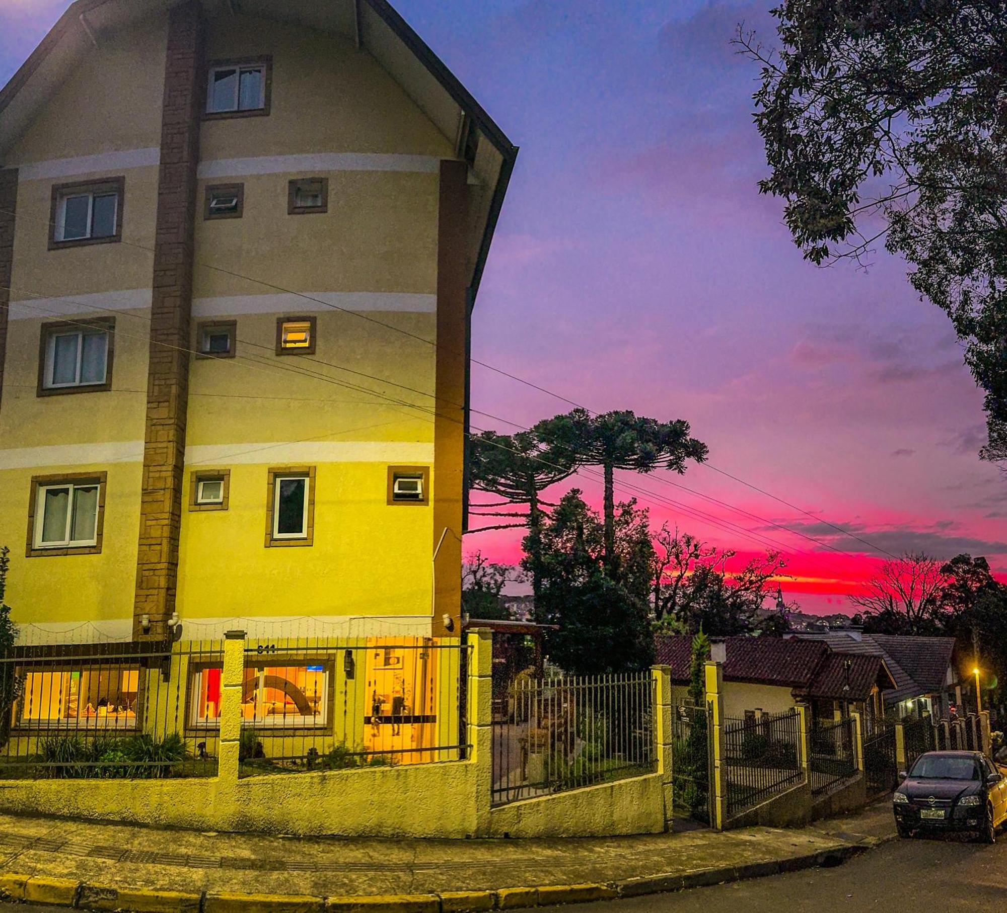 Hotel Golden Hills Канела Экстерьер фото